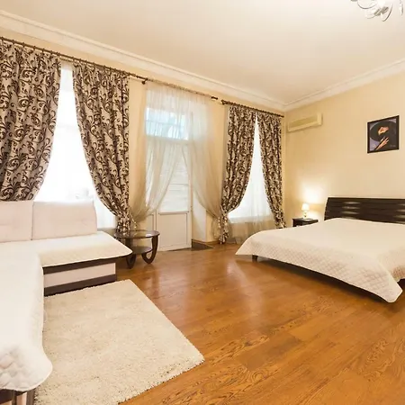 Goodrest On Ekaterininskaya Apartment *